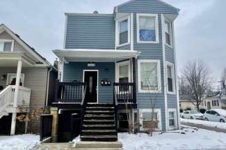 4155 W Roscoe St Chicago IL 60641