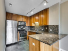 657 W Fulton Unit 304_005