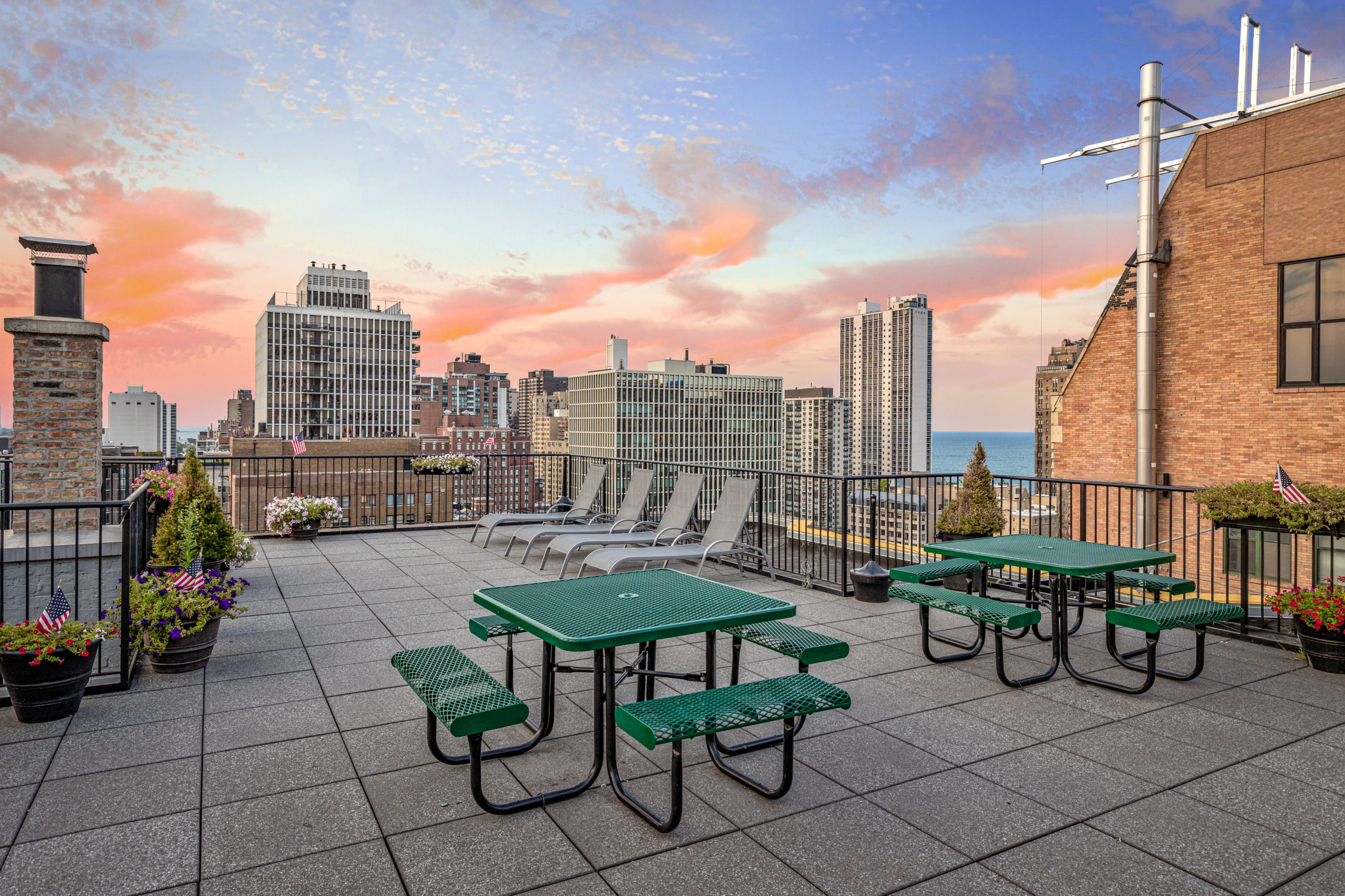 14 West Elm apartments