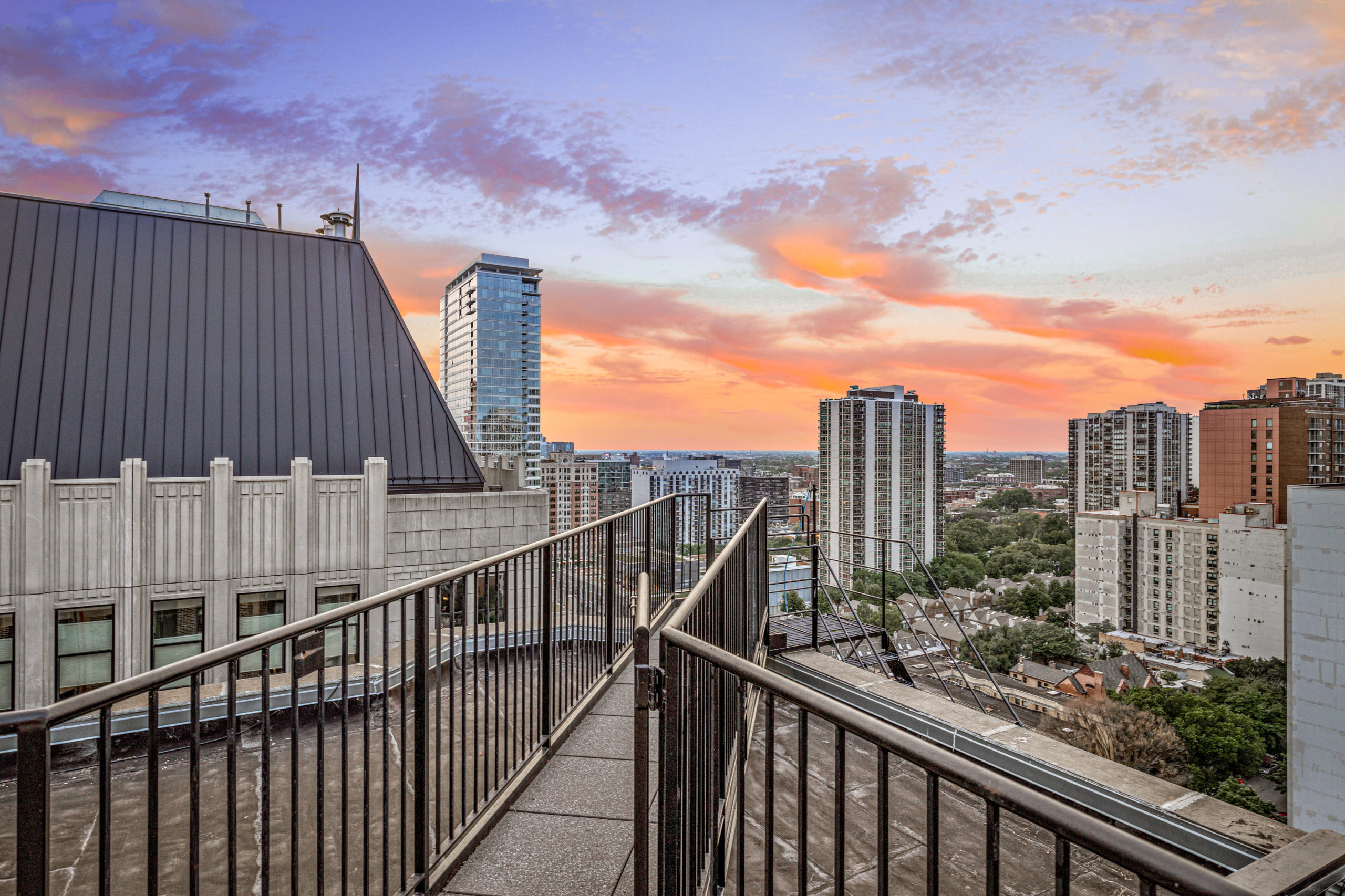14 West Elm apartments